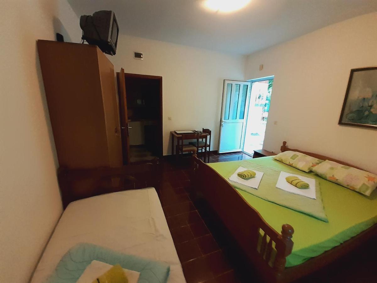Stevovic Apartments Tivat Eksteriør bilde
